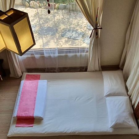 Greem Guesthouse จอนจู ภายนอก รูปภาพ