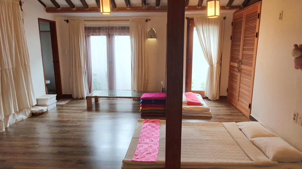 Greem Guesthouse จอนจู ภายนอก รูปภาพ