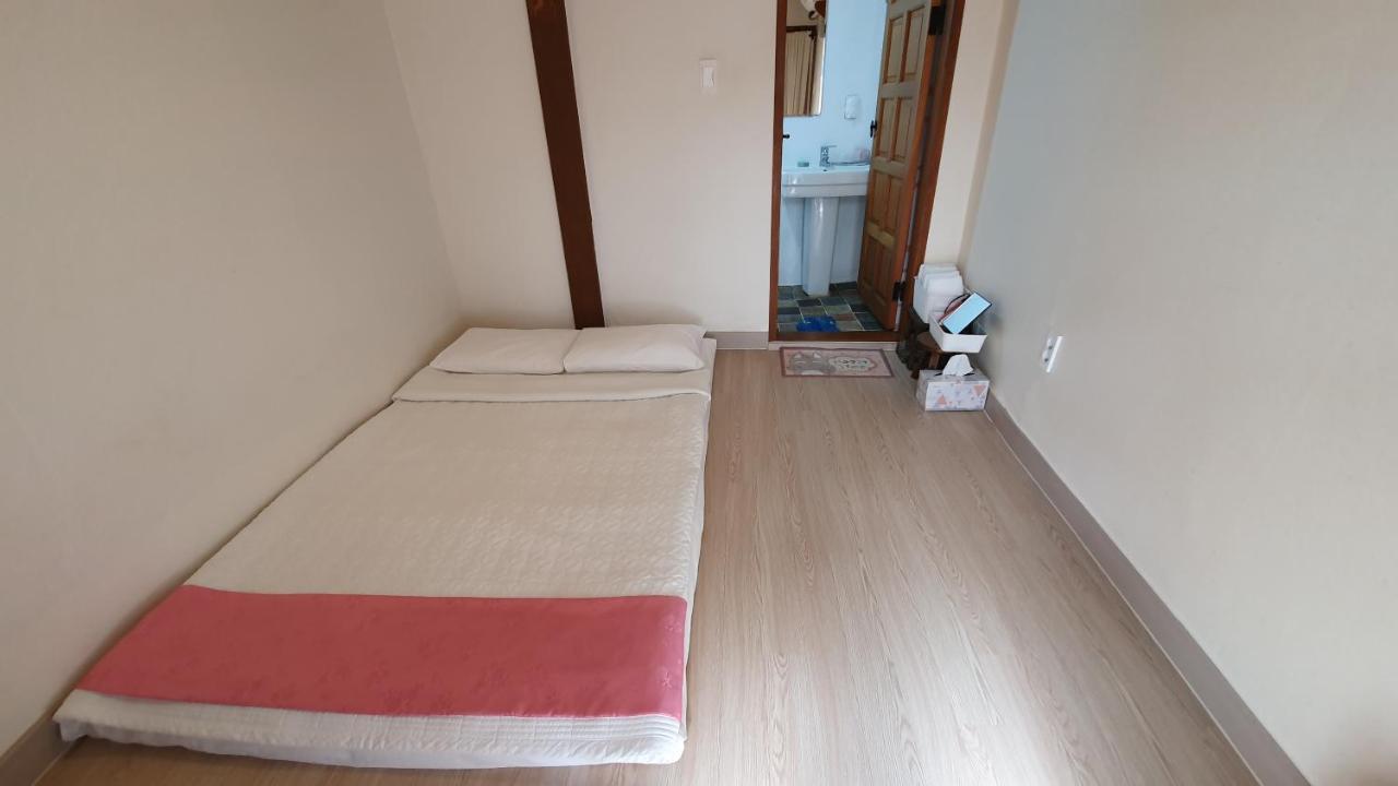Greem Guesthouse จอนจู ภายนอก รูปภาพ