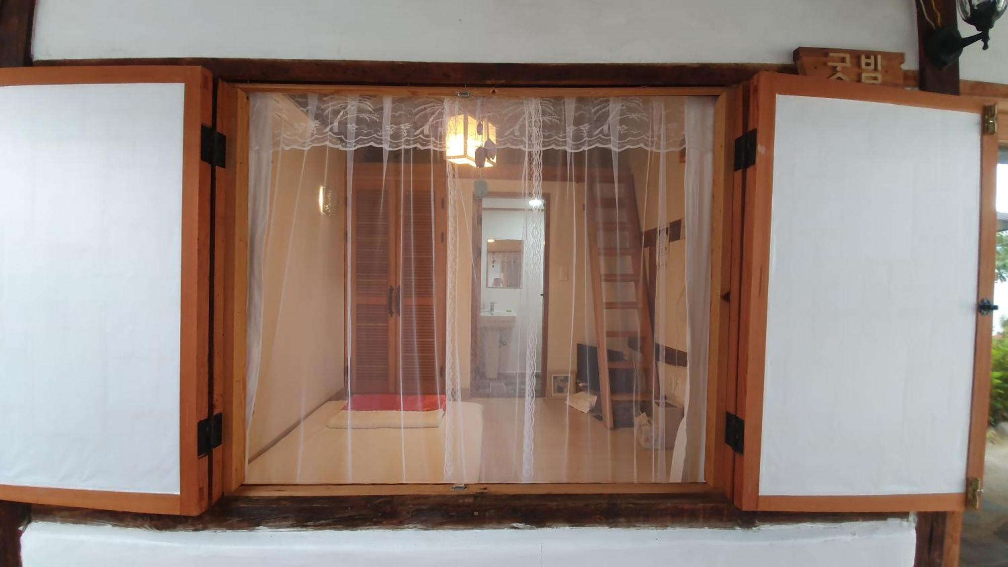 Greem Guesthouse จอนจู ภายนอก รูปภาพ