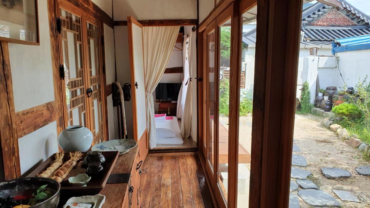 Greem Guesthouse จอนจู ภายนอก รูปภาพ