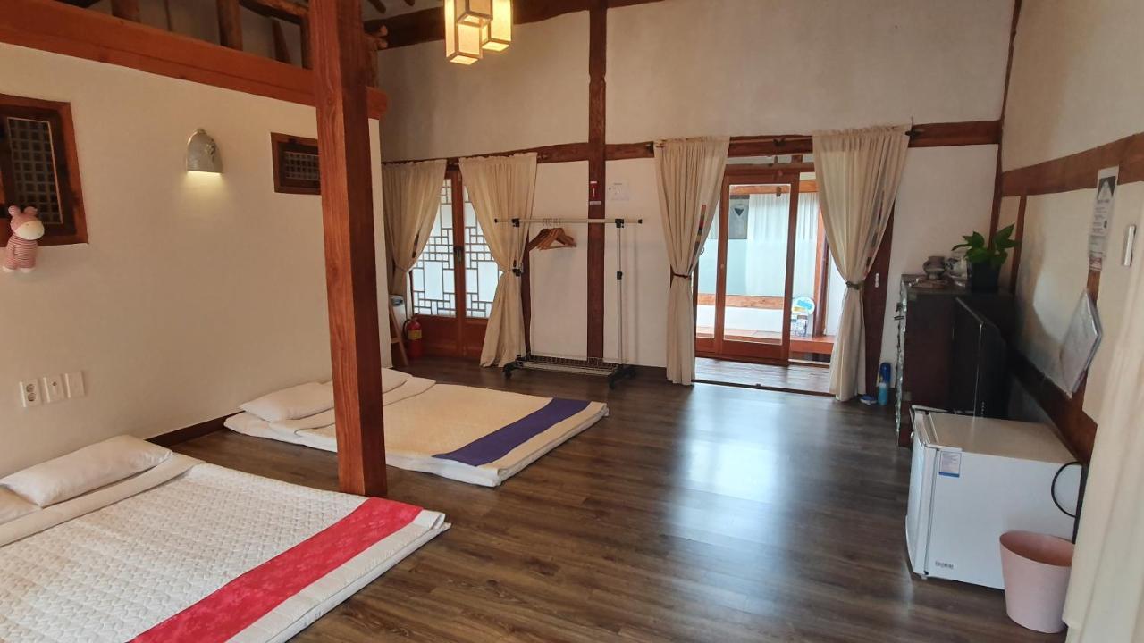 Greem Guesthouse จอนจู ภายนอก รูปภาพ