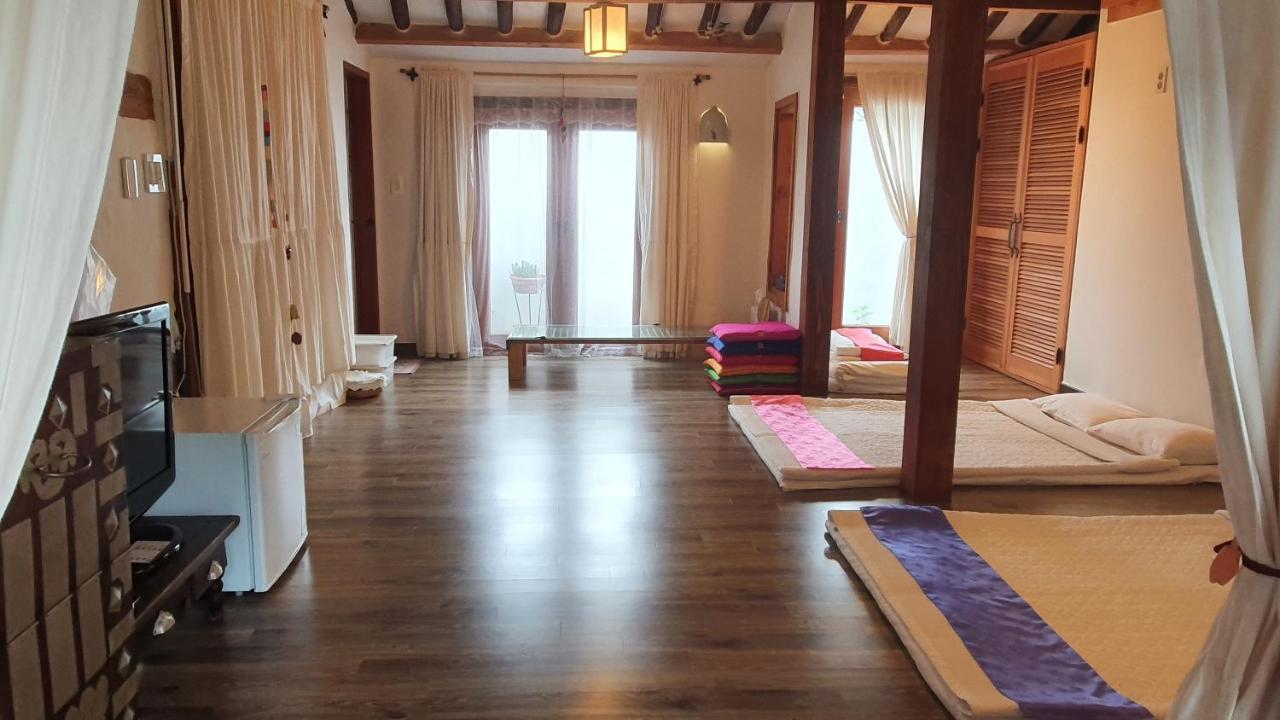 Greem Guesthouse จอนจู ภายนอก รูปภาพ