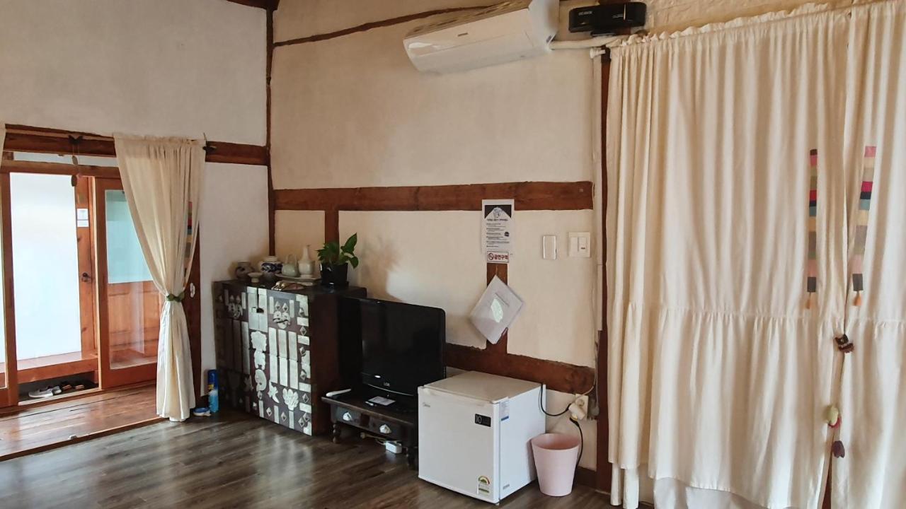 Greem Guesthouse จอนจู ภายนอก รูปภาพ