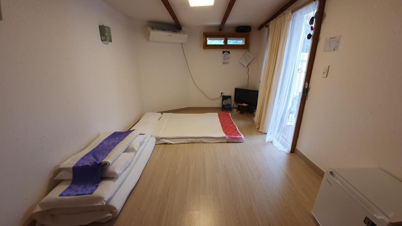 Greem Guesthouse จอนจู ภายนอก รูปภาพ