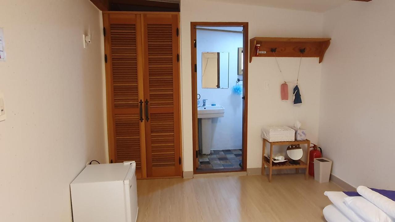Greem Guesthouse จอนจู ภายนอก รูปภาพ