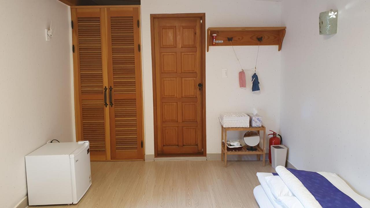 Greem Guesthouse จอนจู ภายนอก รูปภาพ