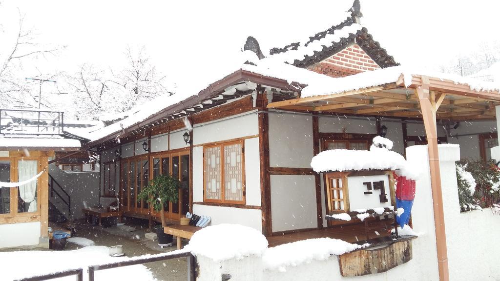 Greem Guesthouse จอนจู ภายนอก รูปภาพ