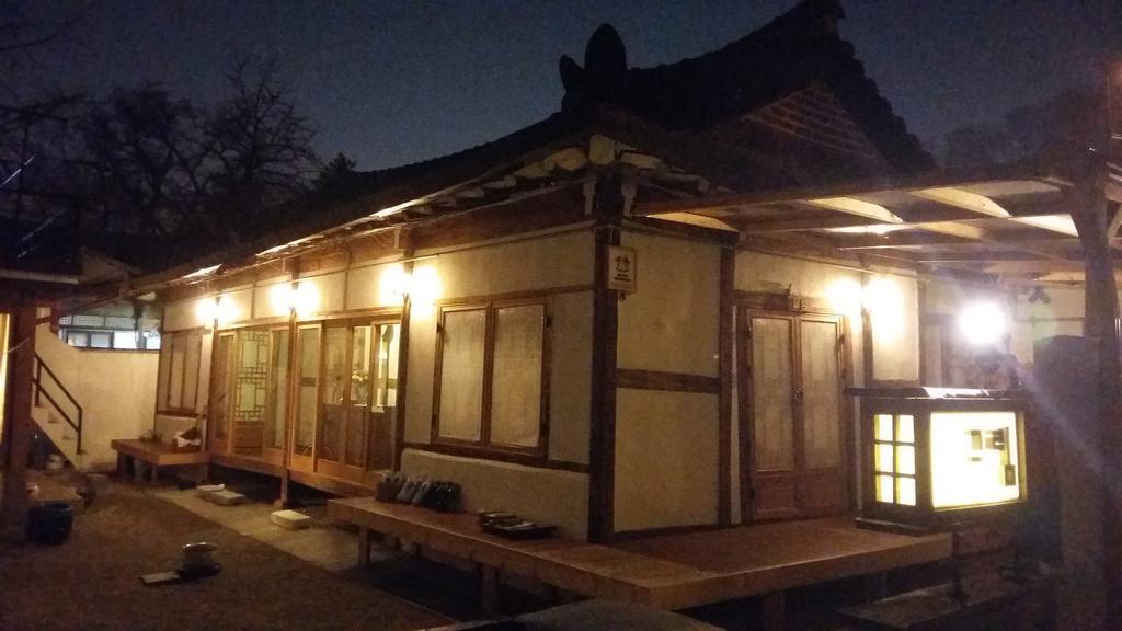 Greem Guesthouse จอนจู ภายนอก รูปภาพ