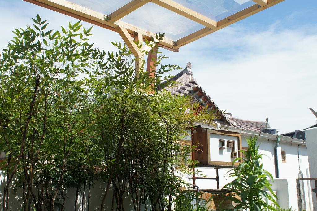 Greem Guesthouse จอนจู ภายนอก รูปภาพ