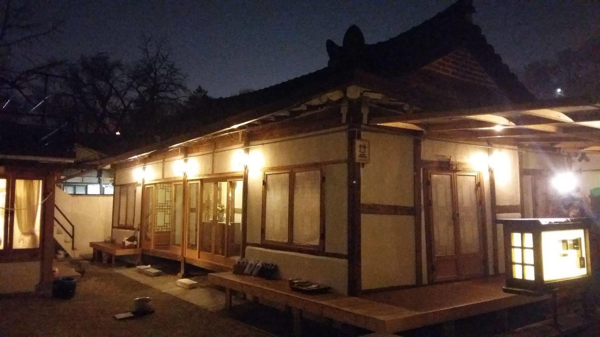 Greem Guesthouse จอนจู ภายนอก รูปภาพ
