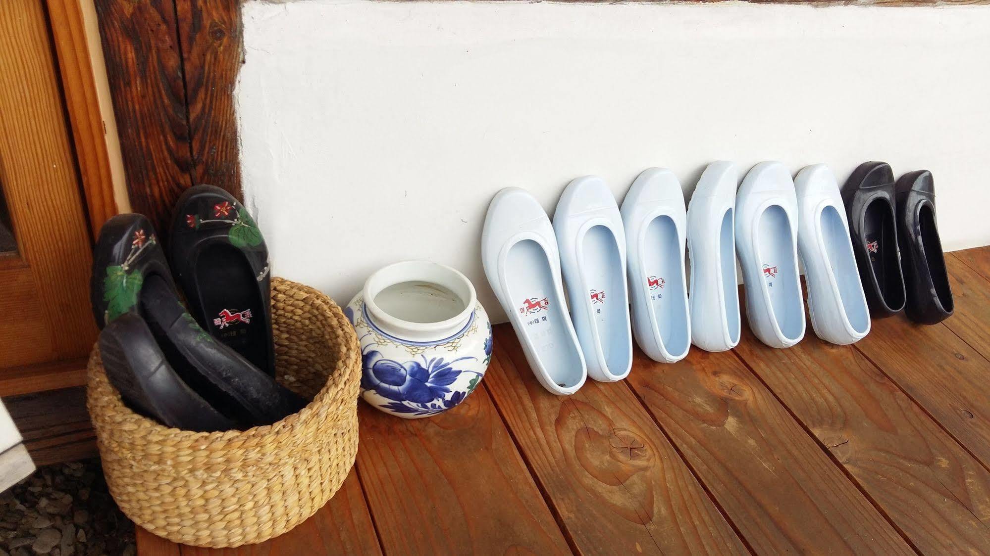 Greem Guesthouse จอนจู ภายนอก รูปภาพ