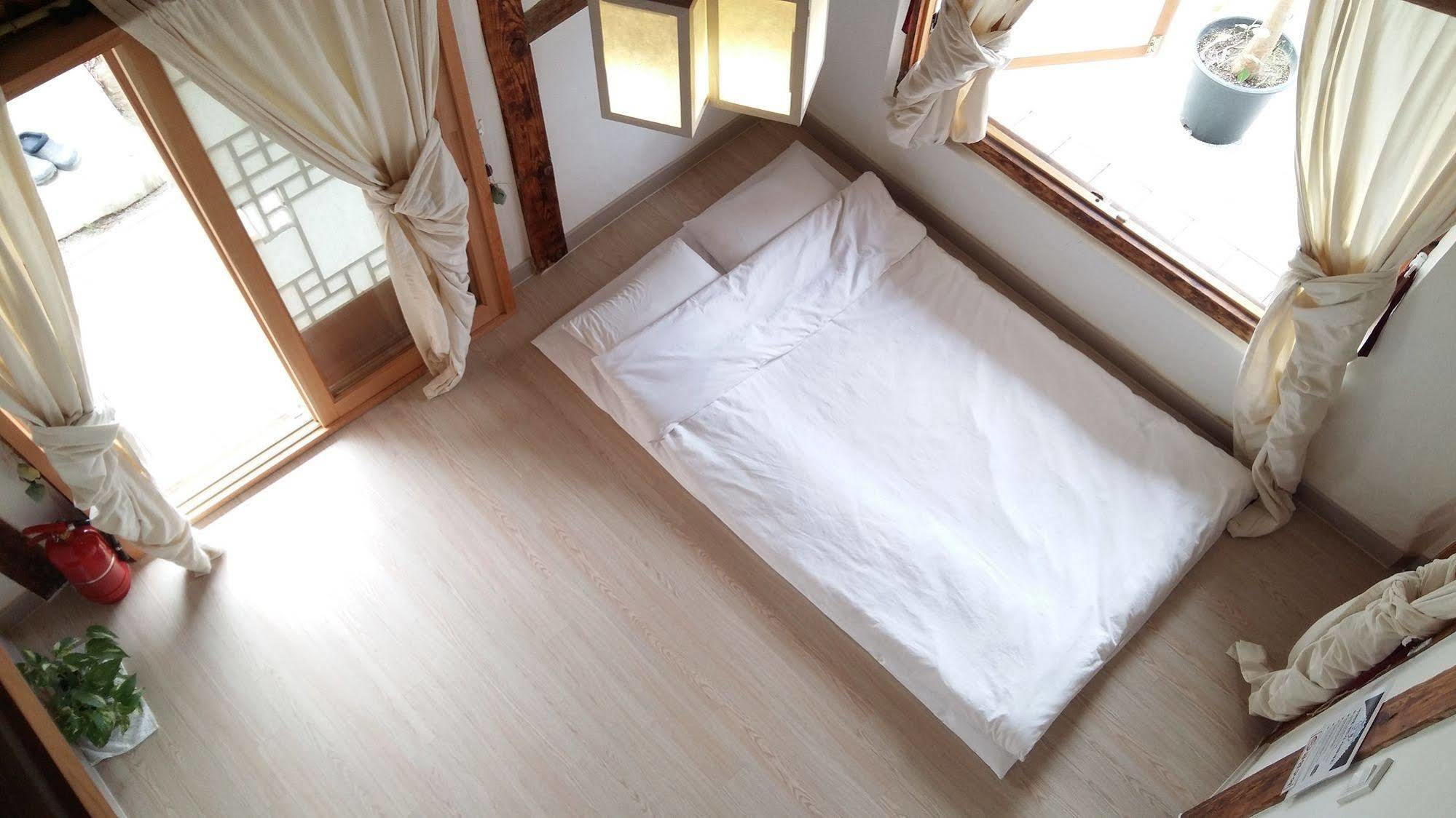 Greem Guesthouse จอนจู ภายนอก รูปภาพ